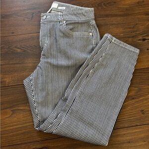 LOFT Blue and White Striped Cropped Ankle Jeans minimalist and preppy
Sz 4P